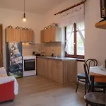 Naia House Chorefton