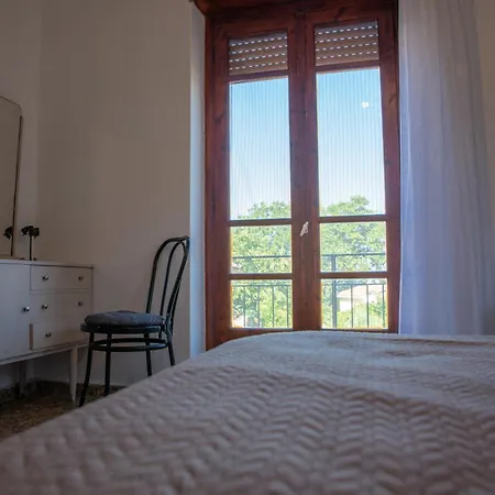 Apartment Naia House Chorefton