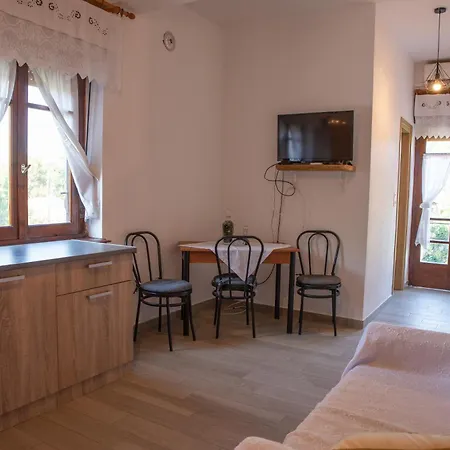 Naia House Chorefton