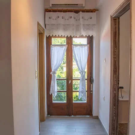 Naia House Apartment Chorefton