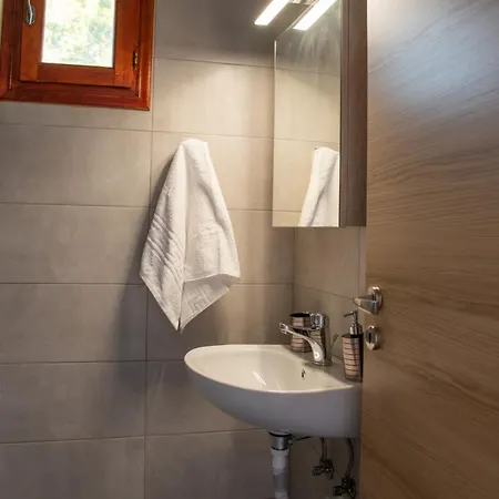 Naia House Apartment