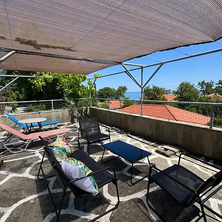 Naia House Apartman Horeftó