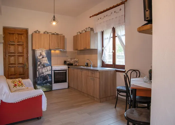 Naia House Chorefton