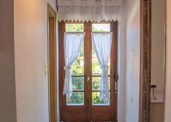 Naia House Apartment Chorefton